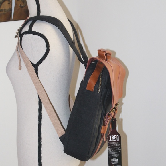 Primeware INC, 3 bottle leather wine tote Backpack - Picture 3 of 15